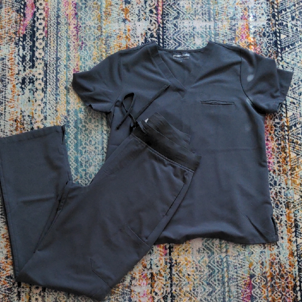 Mandala Pewter Scrub Set for Women